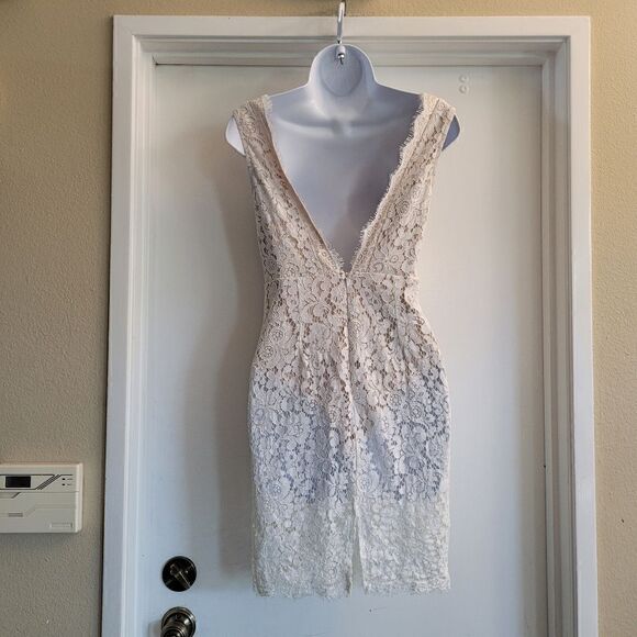 Fashion nova azelia lace dress with built-in body suit - Picture 7 of 8